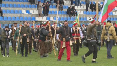 Традицията е жива - кукерски фестивал в Симитли