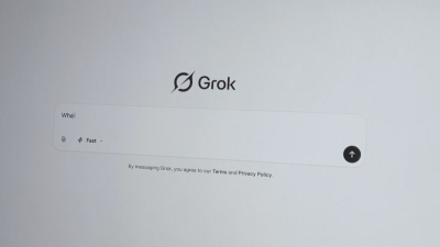 Лондон срещу Мъск: Чатботът, който "разсъблича" реални хира