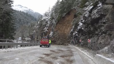 Частично е възстановено движението по път III 866 Стойките –