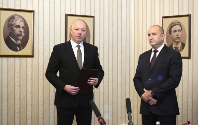 Президентът Радев връчи мандат на ГЕРБ-СДС, Росен Желязков го върна веднага