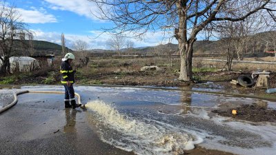 Възстановяването на щетите в Кърджалийско продължава, водата засега не е годна за пиене