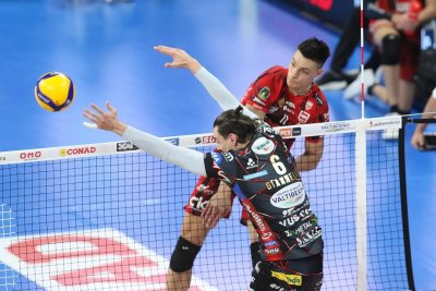 Алекс Николов се извини на ръководството на Чивитанова за критиките заради напускането на Пория