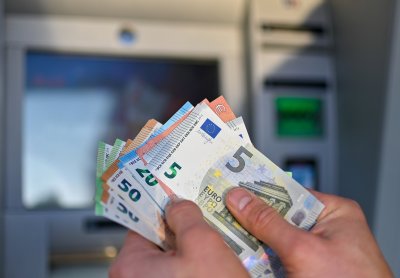 Банкнотите с номинал 20 и 50 евро са най-често обект на фалшификация