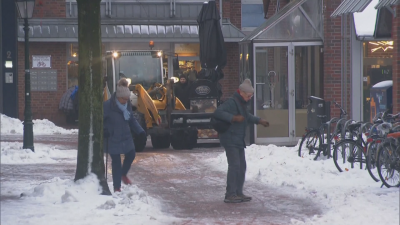 В Германия леден дъжд и сняг усложниха пътната обстановка и