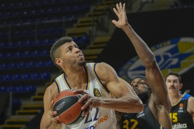 Реал Мадрид надигра Макаби Тел Авив за 13-и успех през сезона в Евролигата