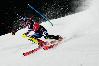 Микаела Шифрин беше най-бърза в първия манш на слалома от Световната купа по ски-алпийски дисциплини във Флахау