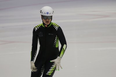 Стефан-Александър Кюмюрджиев достигна до полуфиналните репешажи на европейското по шорттрек