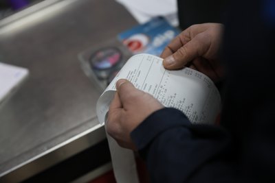 Продължават проверките на НАП за необосновано поскъпване на стоки и услуги