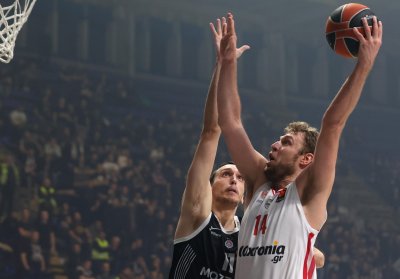 Везенков съсипа Партизан в шоу за Олимпиакос (ВИДЕО)