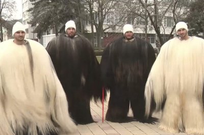 Фестивалните дефилета на Сурва започнаха от сутринта Перник е огласен