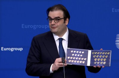 Еврогрупата поздравява българските власти за гладкия процес по въвеждането на