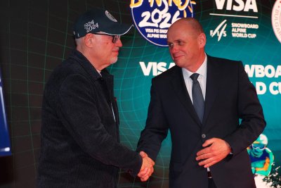 Цеко Минев и Стойчо Баненски откриха Световната купа по сноуборд в Банско