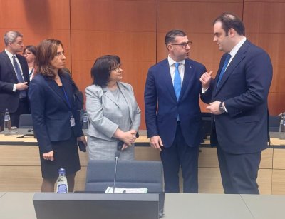 Чрез близо 2000 информационни събития и срещи за различни целеви