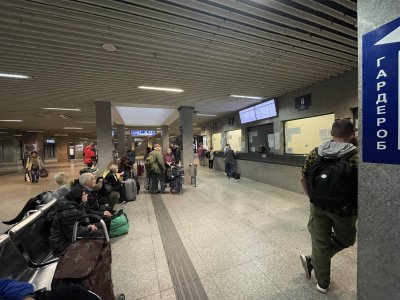 Централната жп гара в София беше отцепена за около два