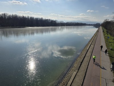 Гребният канал на Пловдив замръзна, увеличиха охраната