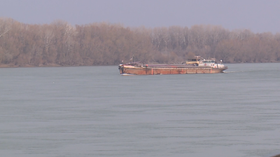 Няма замърсяване на водите на Дунав след потъването на шлеп с калиев хлорид