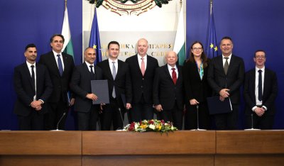 Подписаха споразумение за участие на БЕХ в проучването на нефт и газ в Черно море
