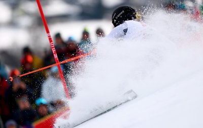 Алберт Попов завърши на 22-о място в слалома в Кицбюел