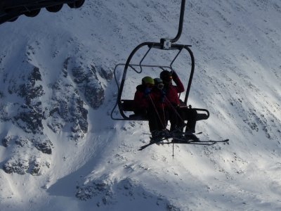 Man Damages Two Cable Car Cabins in Borovets