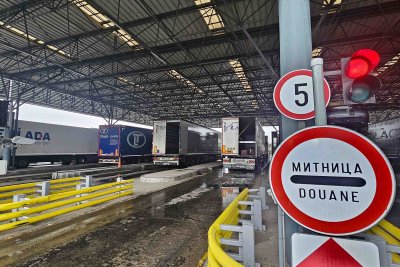 Продължават опашките от тежкотоварни автомобили на магистрала Марица които чакат