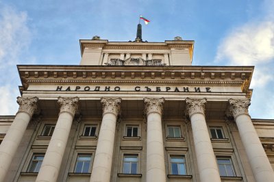 Часове преди обявеното официално излизане от президентството на държавния глава