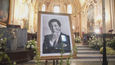 Светът на модата изпрати "императора на елегантността" (СНИМКИ)