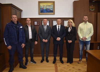 И ф главен прокурор Борислав Сарафов награди с грамоти и