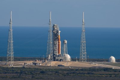 НАСА отложи най ранната възможна дата за изпращане на астронавти