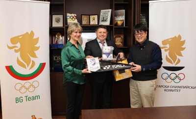 Весела Лечева и Володя Златев проведоха среща с президента и ректор на университета на Тайпе