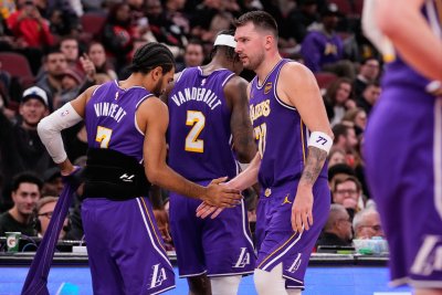 Лос Анджелис Лейкърс спечели гостуването си на Чикаго Булс в НБА