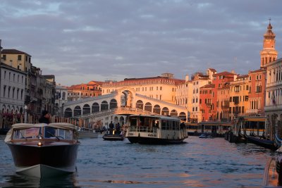 Започна традиционният карнавал във Венеция