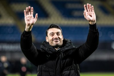 Айнтрахт Франкфурт назначи Алберт Риера за старши треньор