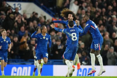 Челси навакса пасив от два гола и спечели столичния сблъсък с Уест Хем