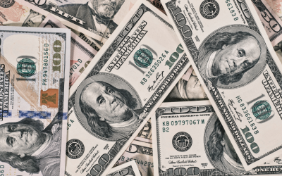 Доларът удари 4 годишно дъно на фона на геополитическата нестабилност