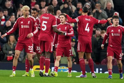 Ливърпул спечели домакинството си на Нюкасъл след светкавичен обрат