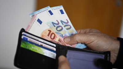 От днес се разплащаме единствено в евро В полунощ изтече