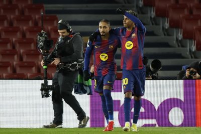 Барселона изригна за едно полувреме по пътя към Топ 8 в Шампионска лига