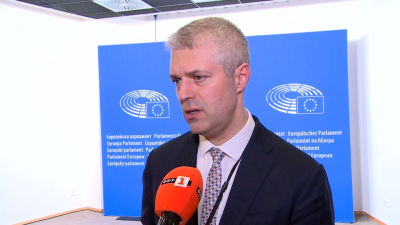 Представители на групата Обнови Европа в Европейския парламент пристигат тази