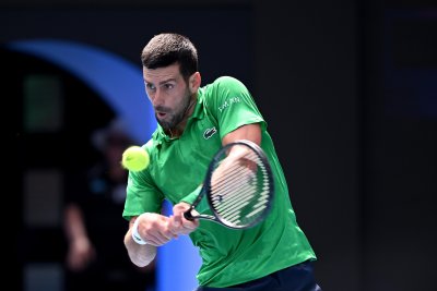 Късметът пак покри Джокович за място на полуфиналите в Мелбърн след отказване на Лоренцо Музети