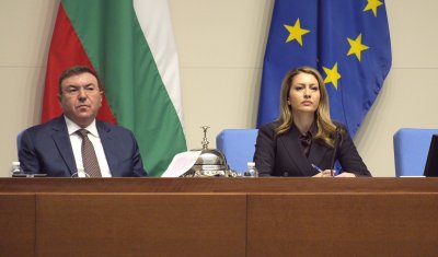 Депутатите трябва да решат дали да удължат действащия в момента бюджет