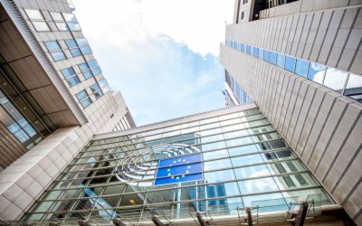 ЕП възобновява работата по търговското споразумение със САЩ