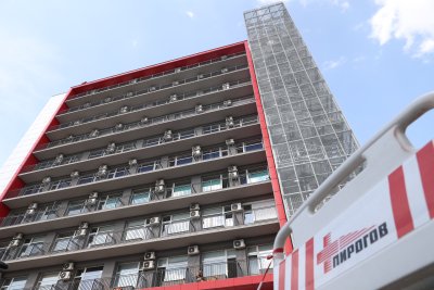 Посланикът на Северна Македония награди медици от болница "Пирогов"