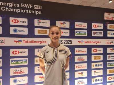 Калояна Налбантова започна с убедителна победа на турнир по бадминтон в Баку