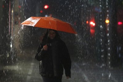 Опасно време в Гърция &ndash; властите призовават да не се пътува в наводнените области