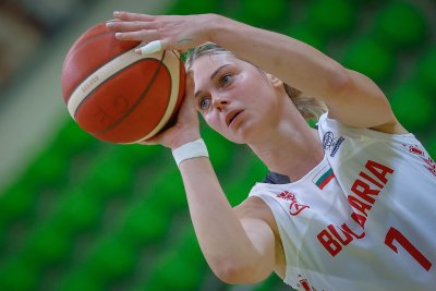 Борислава Христова с отлично представяне, но тимът й Атинайкос започна със загуба четвъртфиналния плейоф в Еврокъп