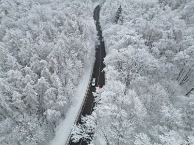Заради сняг и поледици: Летището в Берлин отмени всички излитащи полети