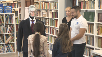 Bulgaria&rsquo;s First Humanoid Robot Visited Sofia&rsquo;s 119th School