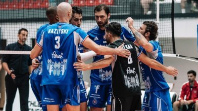 Соколов и Казийски с 35 точки при нова победа на Халкбанк в Турция