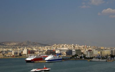 От сутринта е спряно движението на всички кораби от пристанището