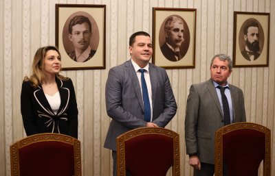 НА ЖИВО: Консултации с "Има такъв народ" при президента Илияна Йотова